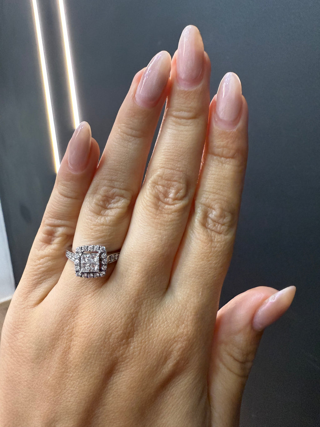 Oro Blanco 14k Princess 0.75ct de Diamante Natural.                                                  Anillo Compromiso OF2000