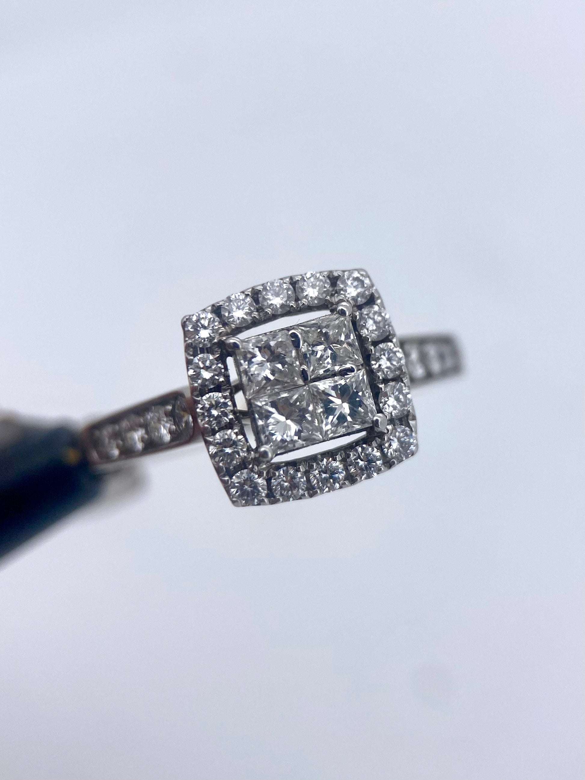 Oro Blanco 14k Princess 0.75ct de Diamante Natural.                                                  Anillo Compromiso OF2000