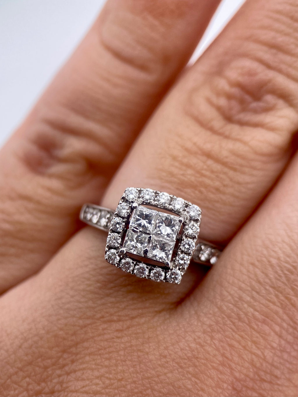 Oro Blanco 14k Princess 0.75ct de Diamante Natural.                                                  Anillo Compromiso OF2000