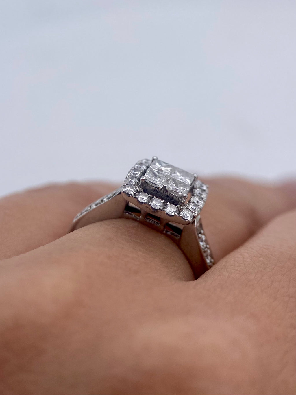 Oro Blanco 14k Princess 0.75ct de Diamante Natural.                                                  Anillo Compromiso OF2000