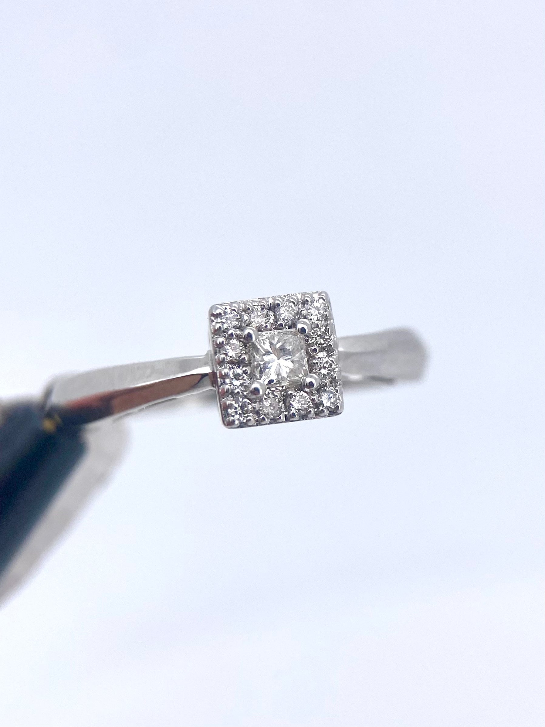 Oro Blanco 14k Princess 0.26ct de Diamante Natural.                                                  Anillo Compromiso OF2100