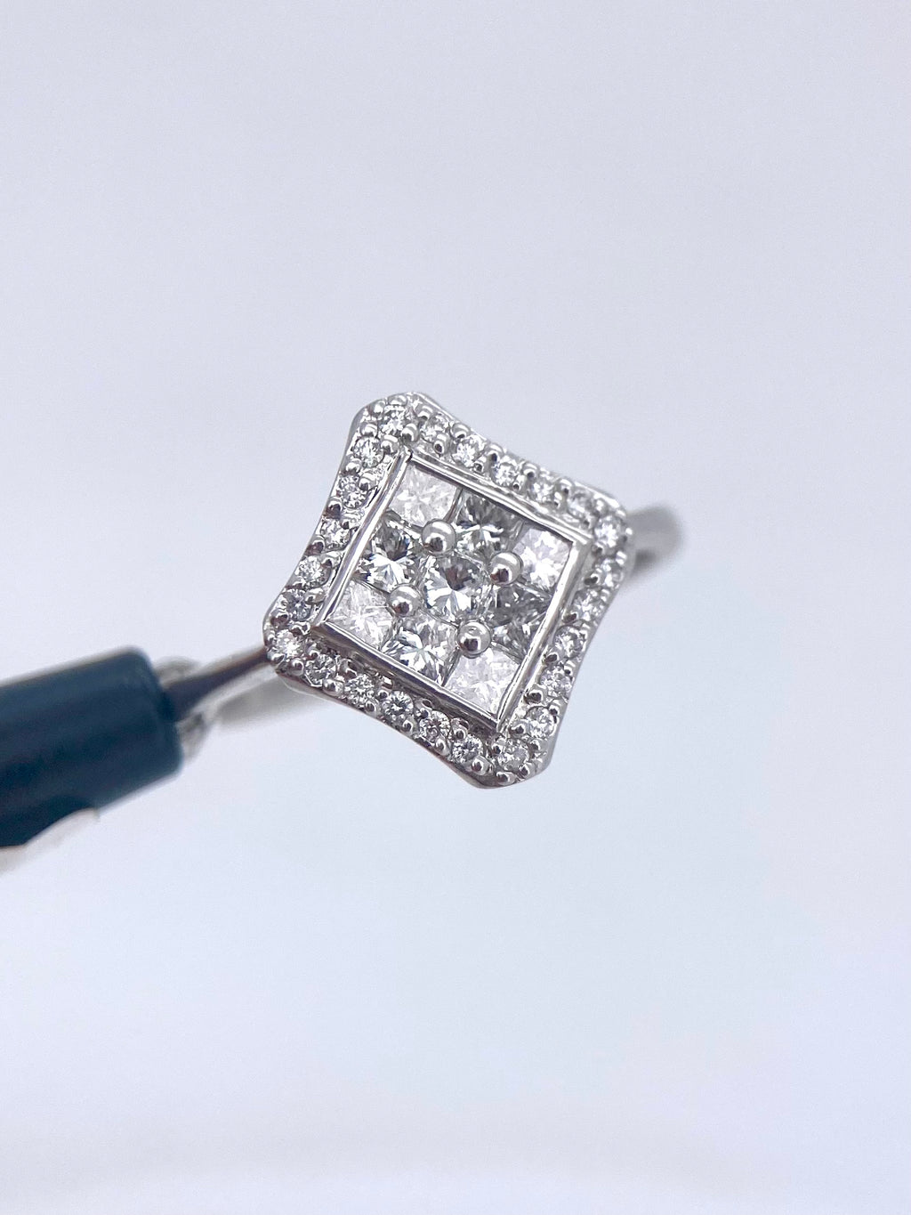 Oro Blanco 18k Princess 0.65ct de Diamante Natural.                                                  Anillo Compromiso OF1683