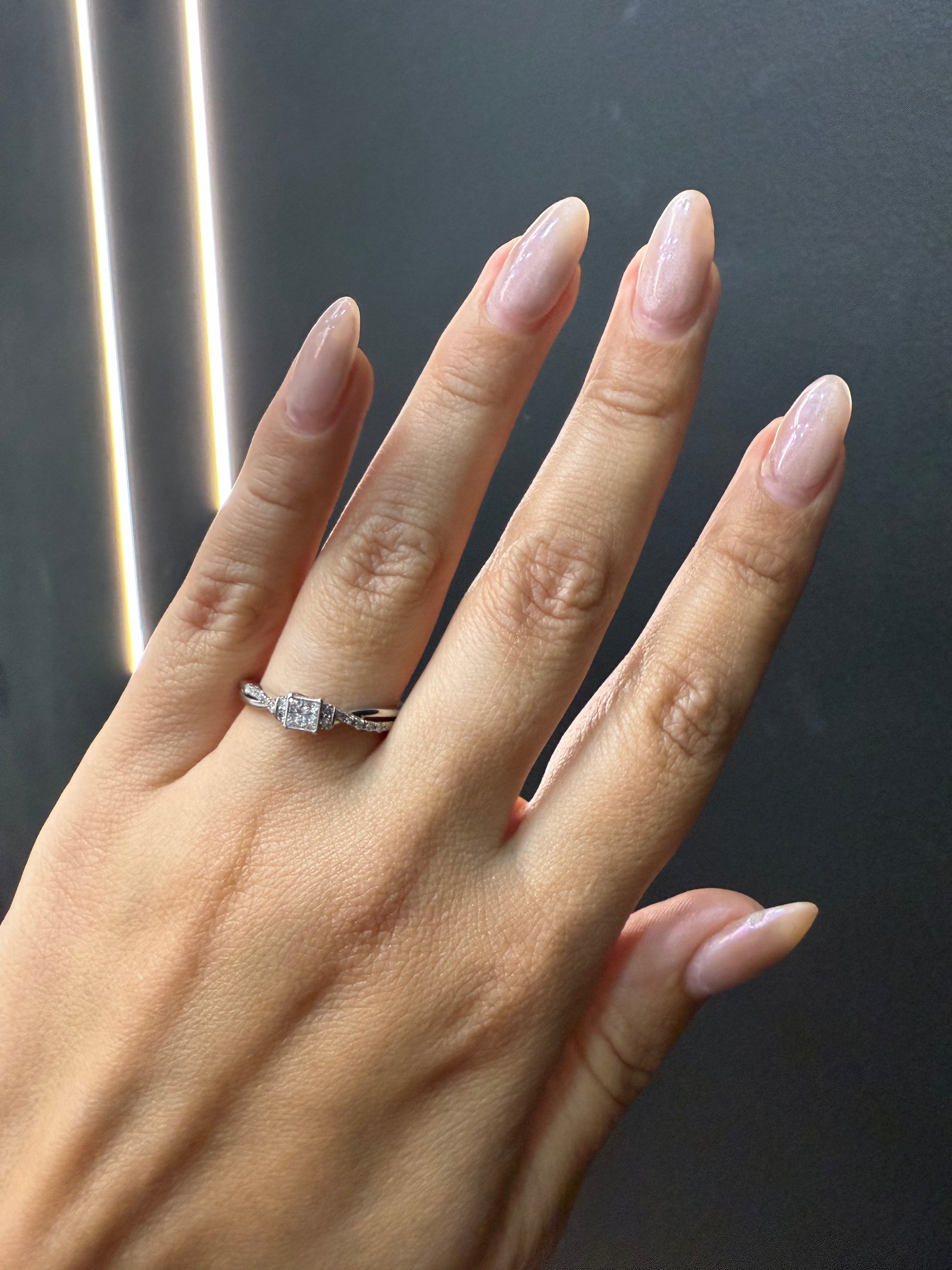 Oro Blanco 14k Princess 0.17ct de Diamantes Naturales                            Anillo Compromiso OF2121