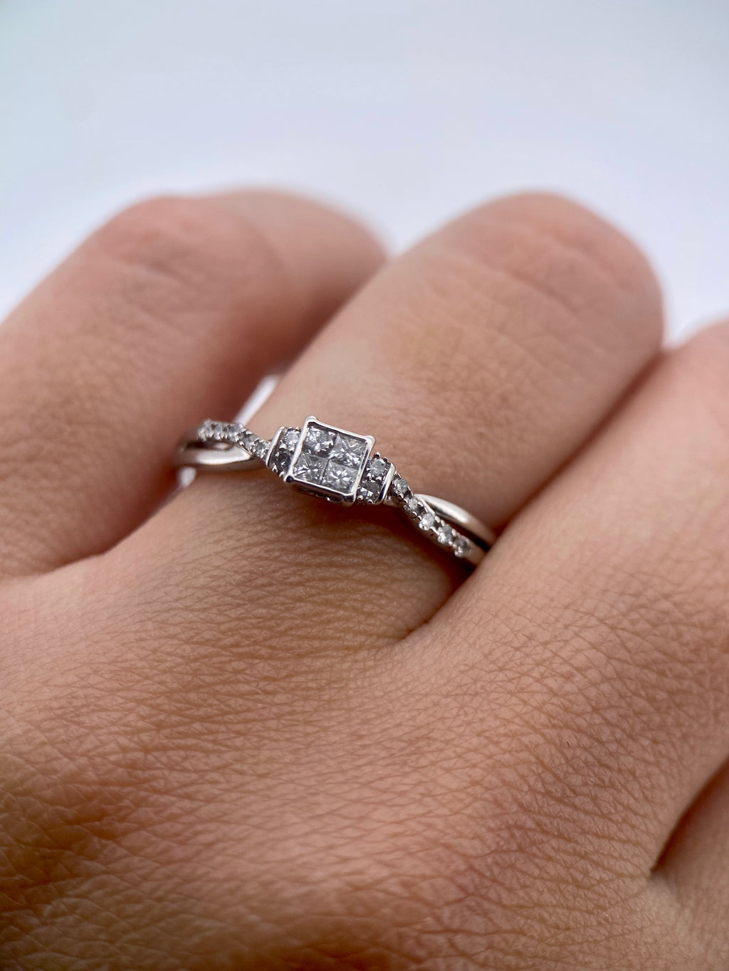 Oro Blanco 14k Princess 0.17ct de Diamantes Naturales                            Anillo Compromiso OF2121