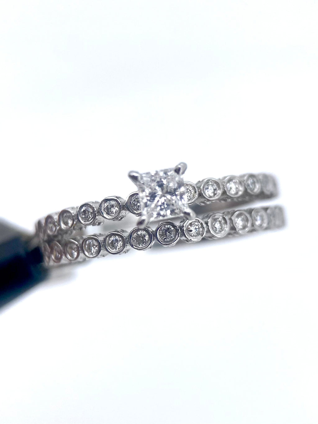 Oro Blanco 14k Princess con Alianza 0.32ct + 0.29ct de Diamantes Naturales                            Anillo Compromiso OF1719