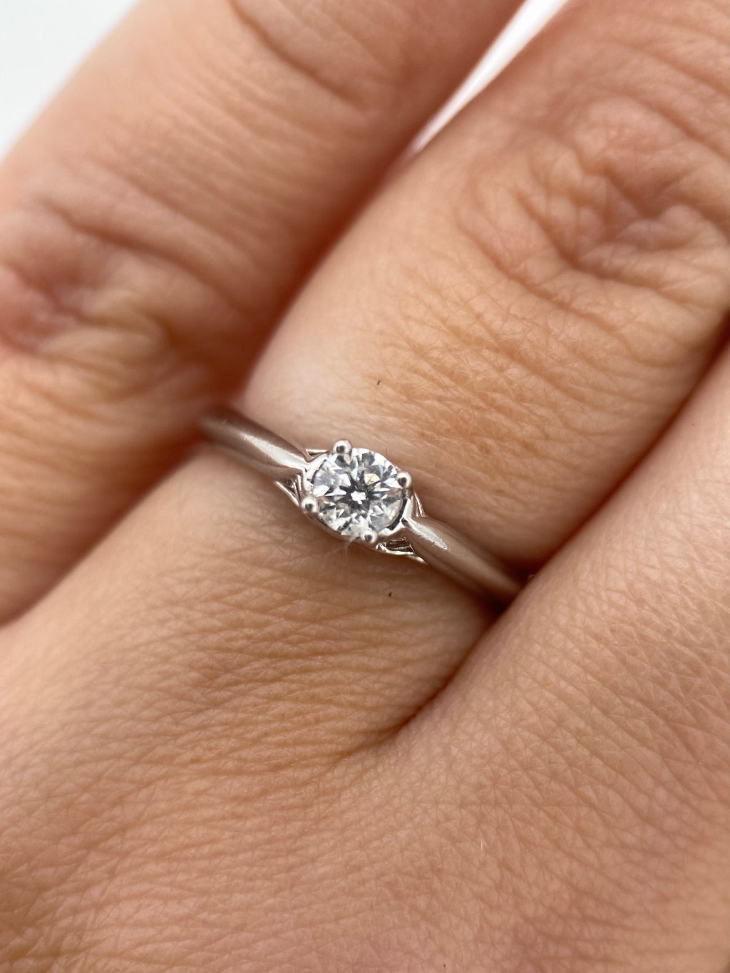 Oro Blanco 14k Redondo 0.23ct de Diamante Natural.                                                  Anillo Compromiso OF1079