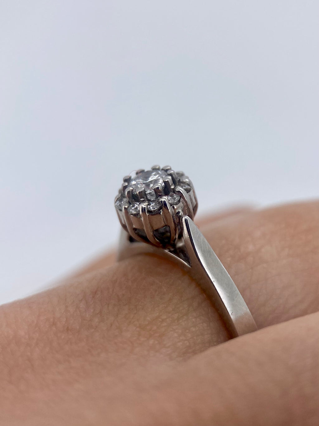 Oro Blanco 14k Redondo 0.17ct + 0.12ct de Diamante Natural                                                  Anillo Compromiso OF1682