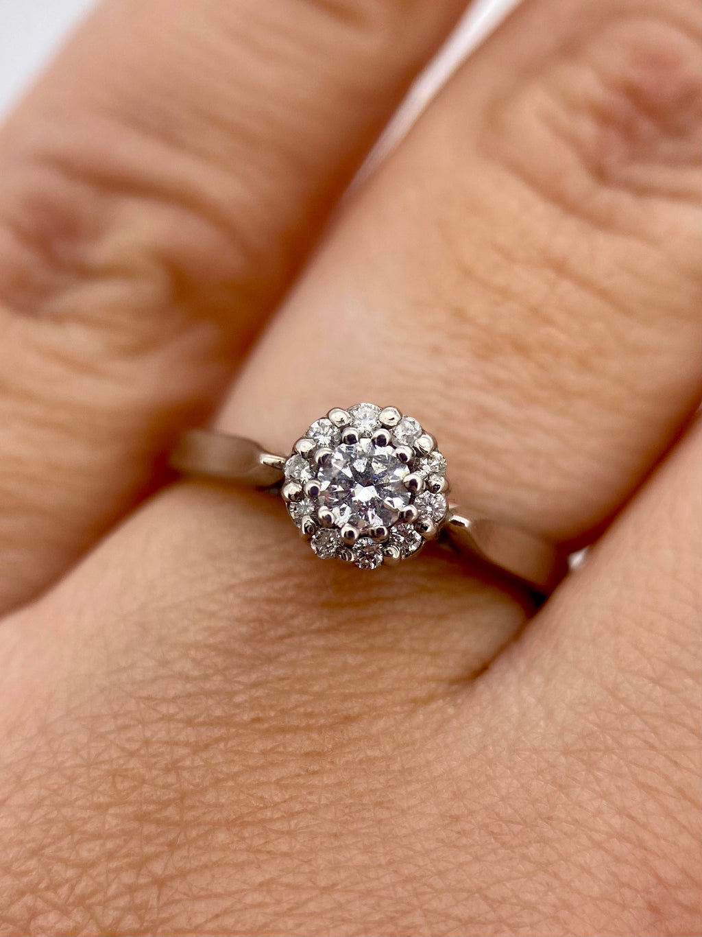 Oro Blanco 14k Redondo 0.17ct + 0.12ct de Diamante Natural                                                  Anillo Compromiso OF1682