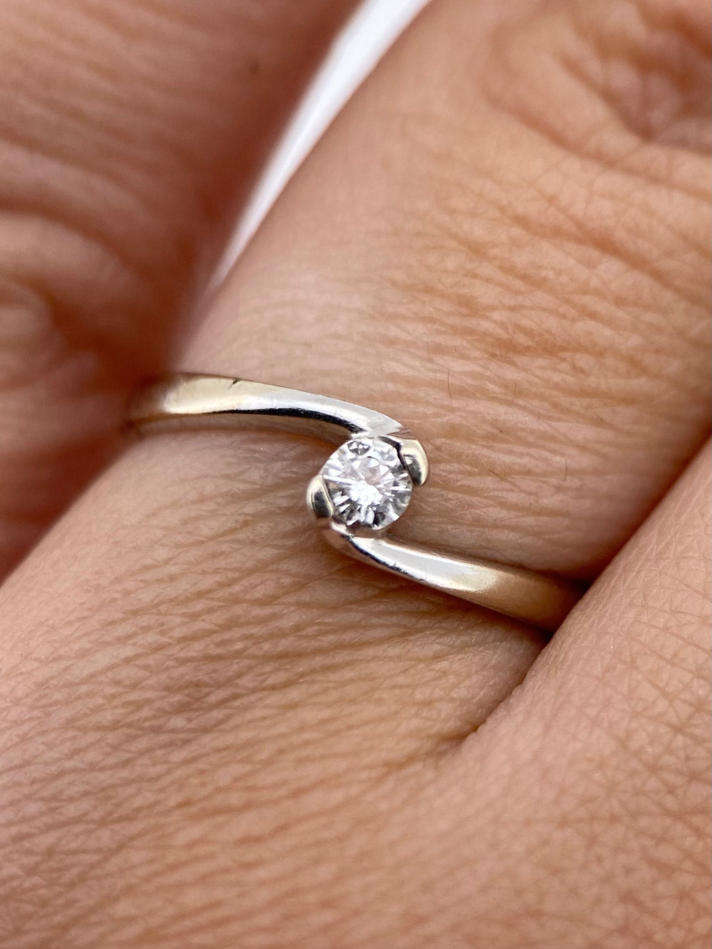 Oro Blanco 14k Redondo 0.10ct de Diamante Natural                                                  Anillo Compromiso OF1898