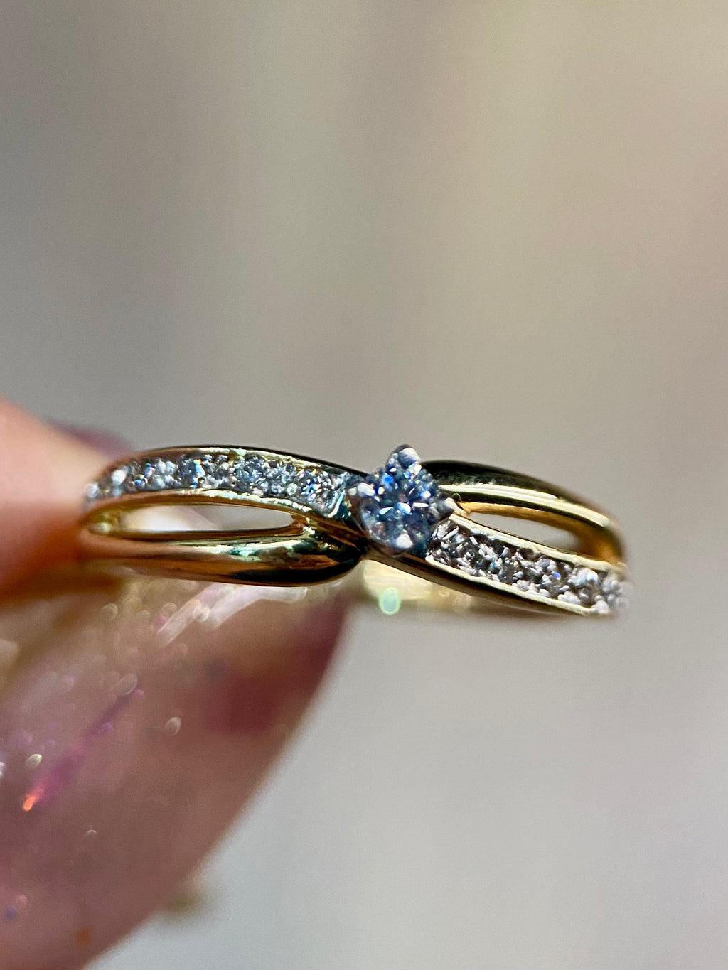 Oro Amarillo 14k Redondo 0.08ct + 0.07 de Diamante Natural                              Anillo Compromiso OF2266