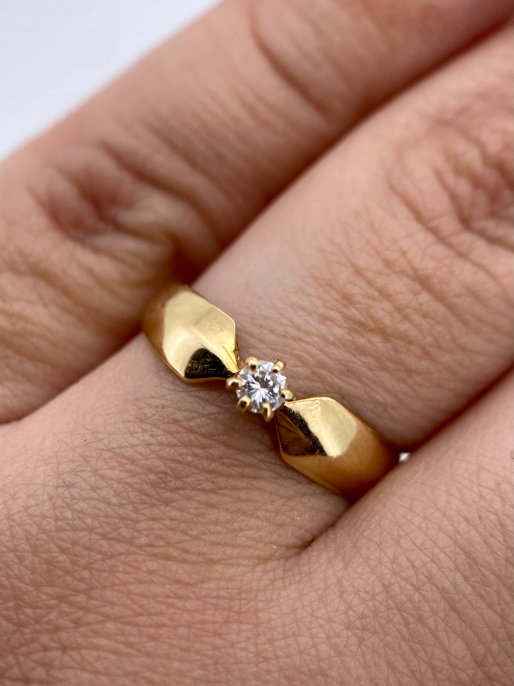 Oro Amarillo 14k Redondo 0.10ct de Diamante Natural                              Anillo Compromiso OF2176