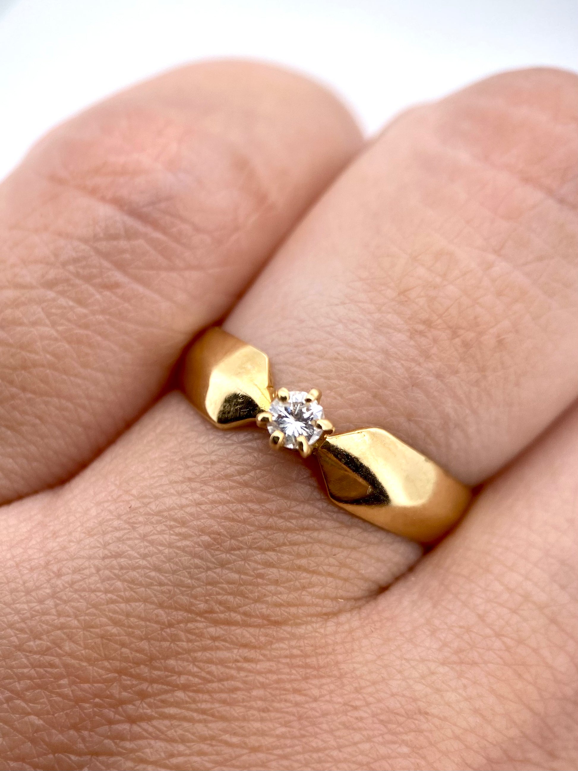 Oro Amarillo 14k Redondo 0.10ct de Diamante Natural                              Anillo Compromiso OF2176