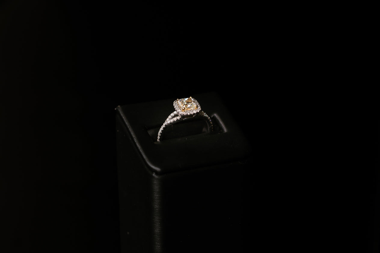 Anillo Compromiso Diamante 1.05ct + 0.35L Oro 14k Blanco