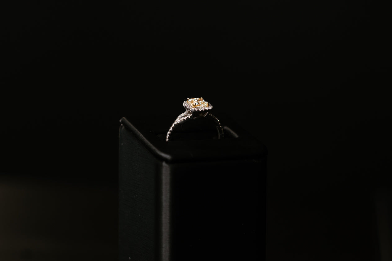 Anillo Compromiso Diamante 1.05ct + 0.35L Oro 14k Blanco
