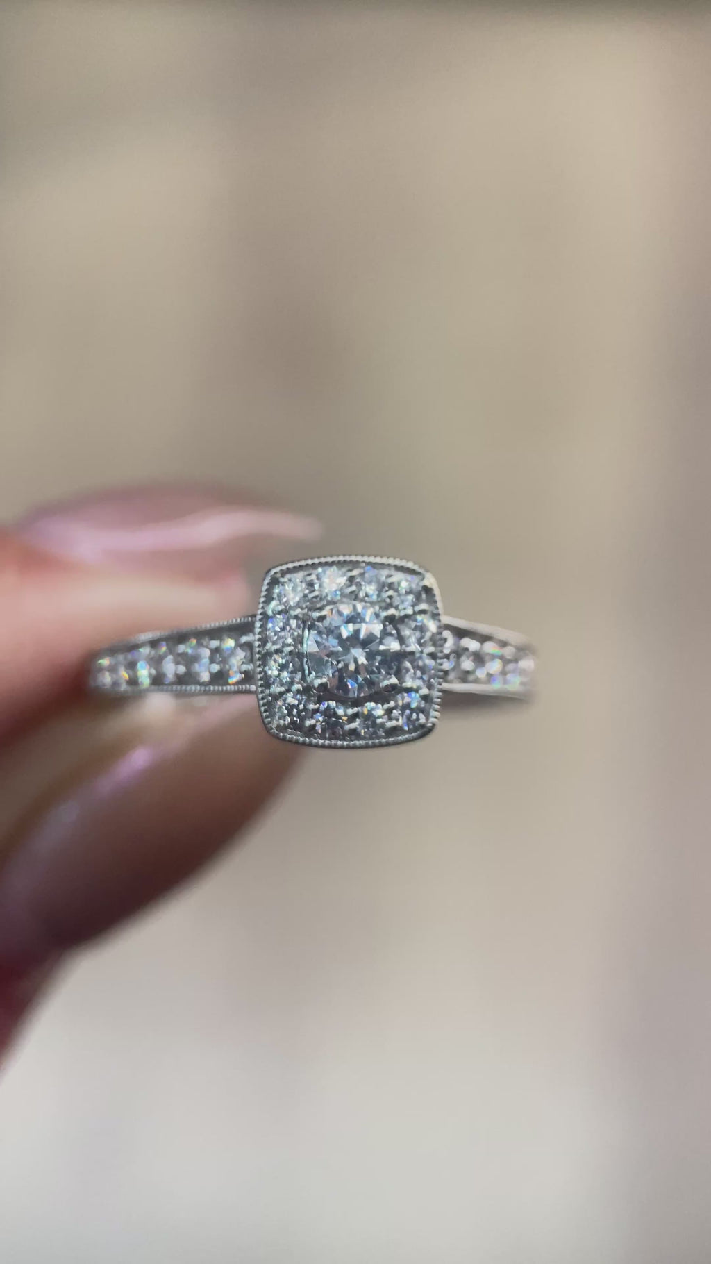 Oro Blanco 14k Princess 0.25ct Central + 0.25 Laterales de Diamantes Naturales                            Anillo Compromiso OF1593